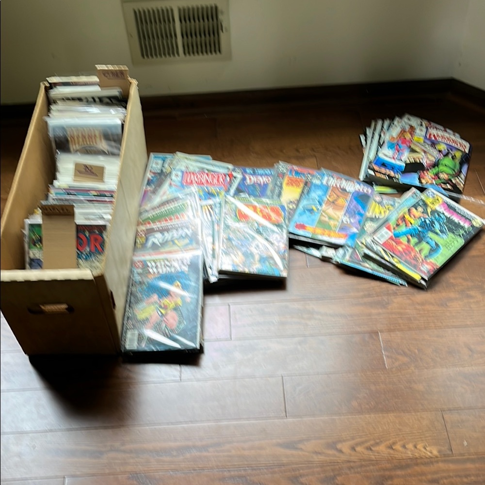 Marvel and DC Comics (Lot of 20)